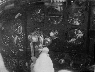 Cockpit View Mosquito 3500ft 240mph 