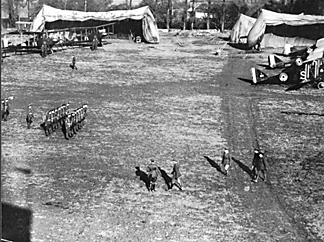 General Higgins inspects, Petit Synthe September 1918