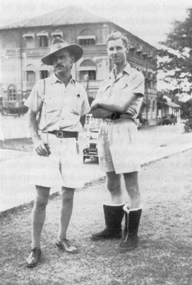 Sgt WG Manton (l), Sgt BP O’Brien (r), Galle Face Ceylon, March 1942